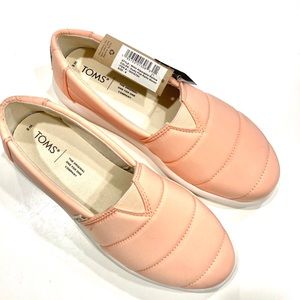 TOMS dusty pink matte woven shoes. Ortholite foam insoles